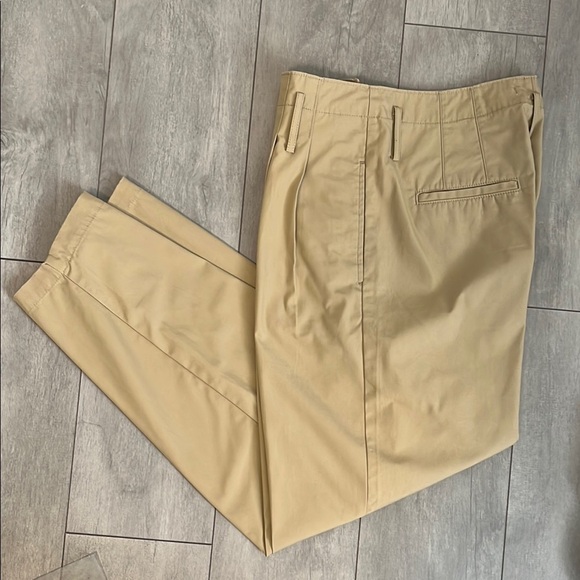 LEVI’S PREMIUM Khaki High Waist Cotton Pants Chinos Tapered Pleated, Size 30 - Picture 1 of 14